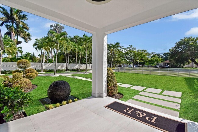 Building Photo - 14441 S Biscayne River Dr