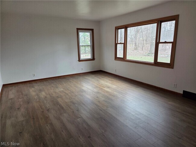 Building Photo - 3976 Faircrest St SW