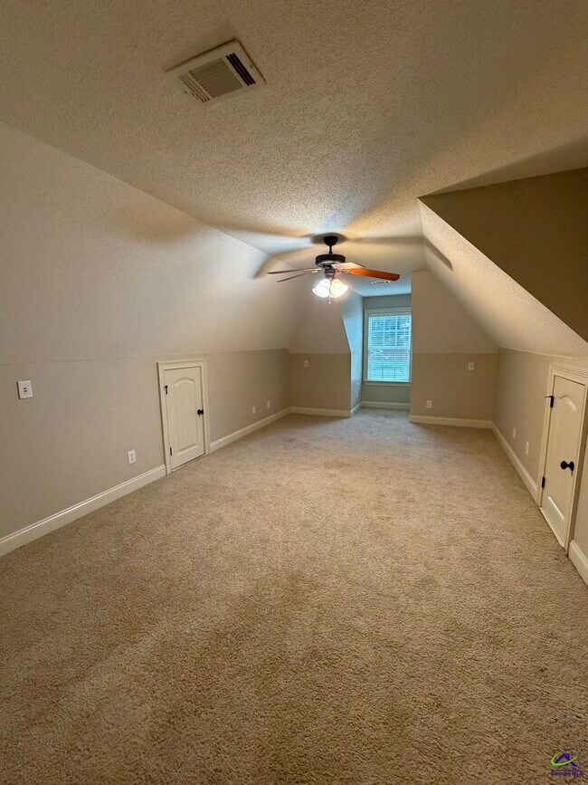 Building Photo - 254 Southfield Ct