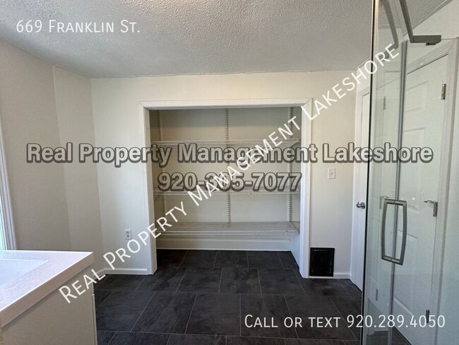 Building Photo - 669 Franklin St