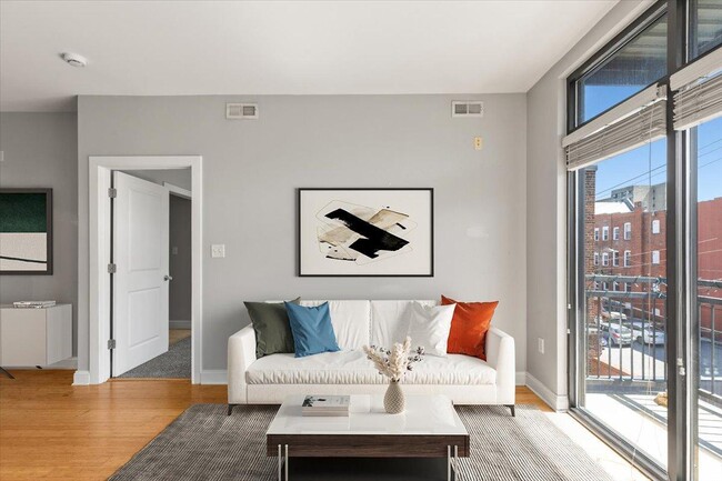 Building Photo - 1333 W Broad St