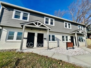Building Photo - 4042 Paseo Blvd
