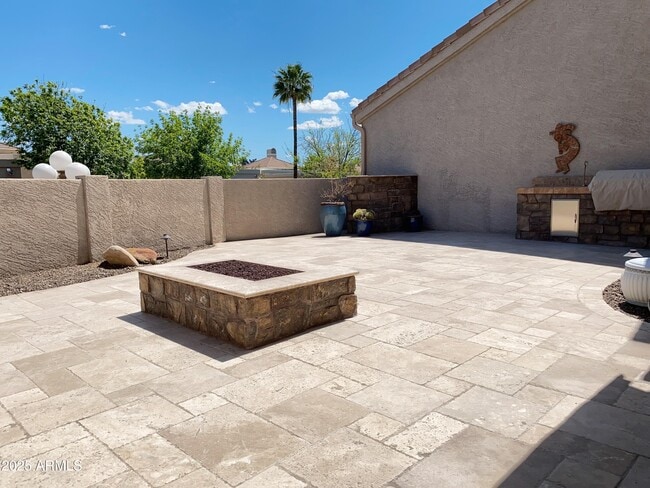 Building Photo - 8100 E Camelback Rd