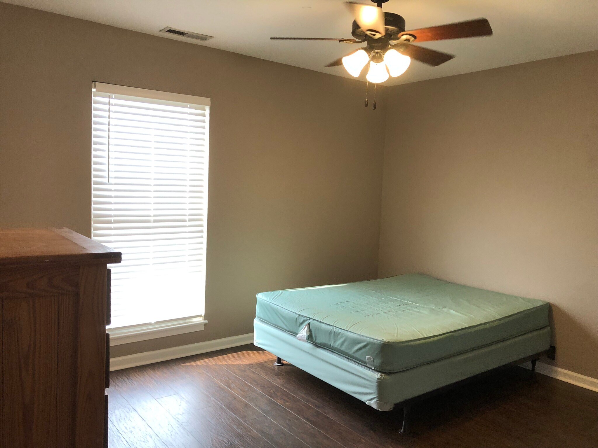 Bedroom 2 - 1366 Hunters Rd