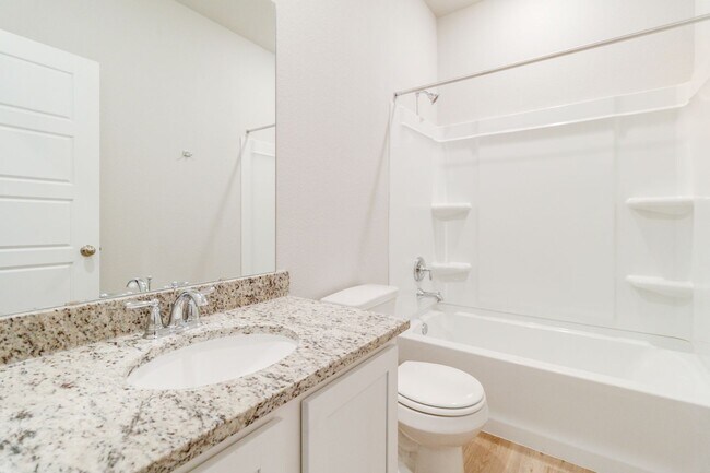 Building Photo - Brand New Luxury Duplex Available Today