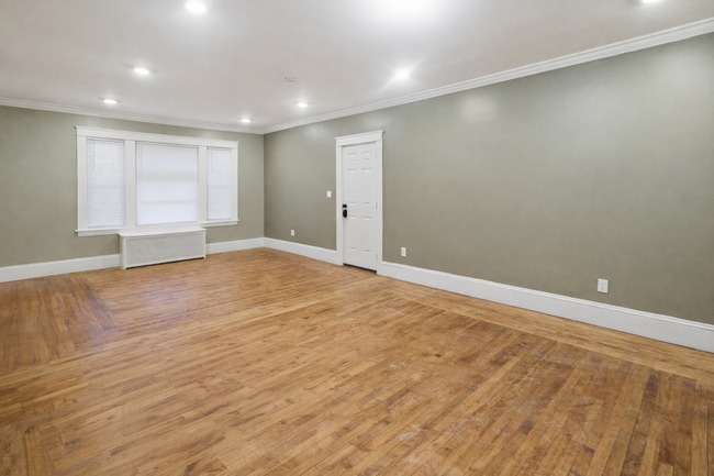 Building Photo - 131 Providence St