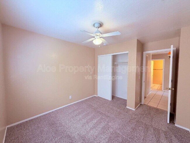 Building Photo - 2293 E Longhorn Pl