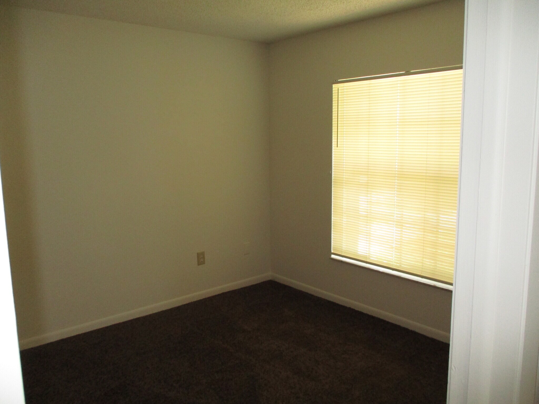 Building Photo - 3006 Annadale Cir