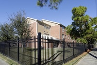 Building Photo - Pine Street