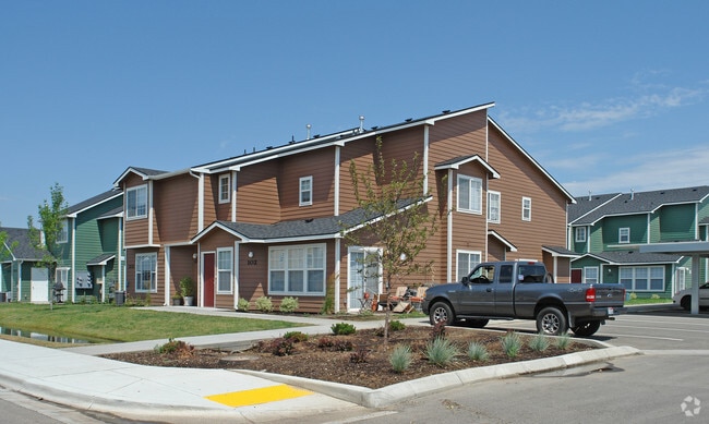 Primary Photo - 1252 Wildwood St