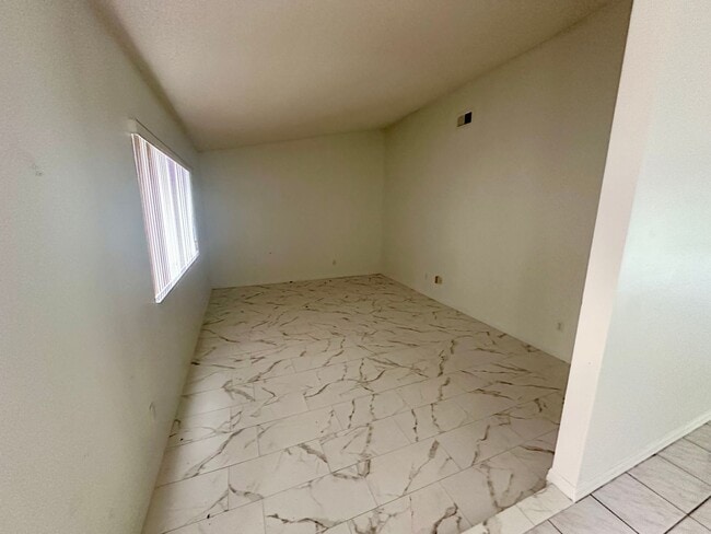 Building Photo - Huge 4/3 home in Lake Mary