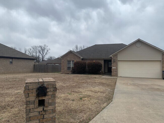 Primary Photo - 2404 Canterbury Ct