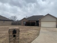 Building Photo - 2404 Canterbury Ct