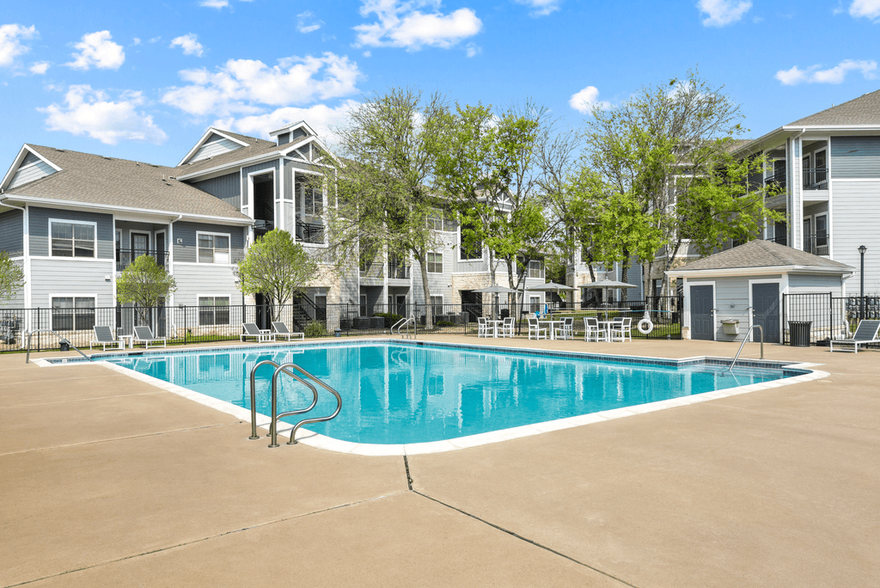 Apartments On Loyola