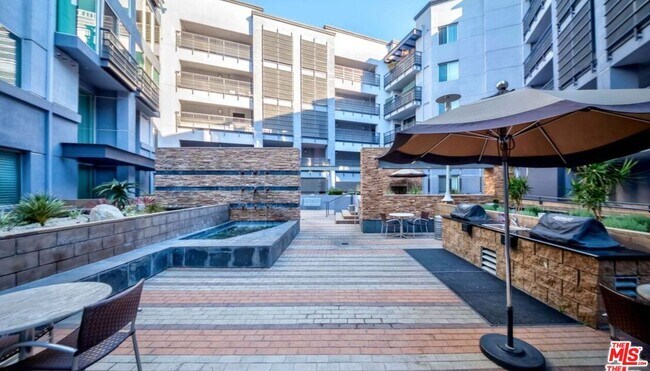 Building Photo - 629 Traction Ave