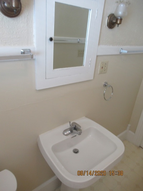 Building Photo - 320 E Cottage Grove Ave