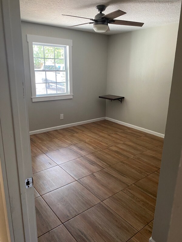 Building Photo - 175 Thunderbird Dr