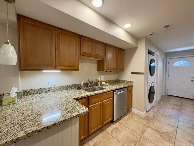 Building Photo - Two-Bedroom Townhome next to Patterson Park!