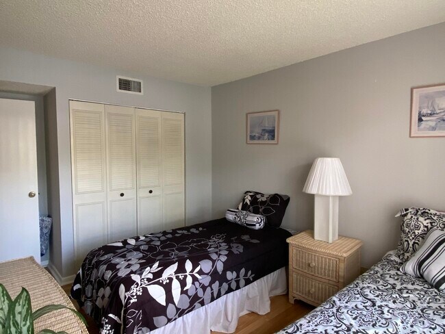 Building Photo - 3101 Lucerne Park Dr