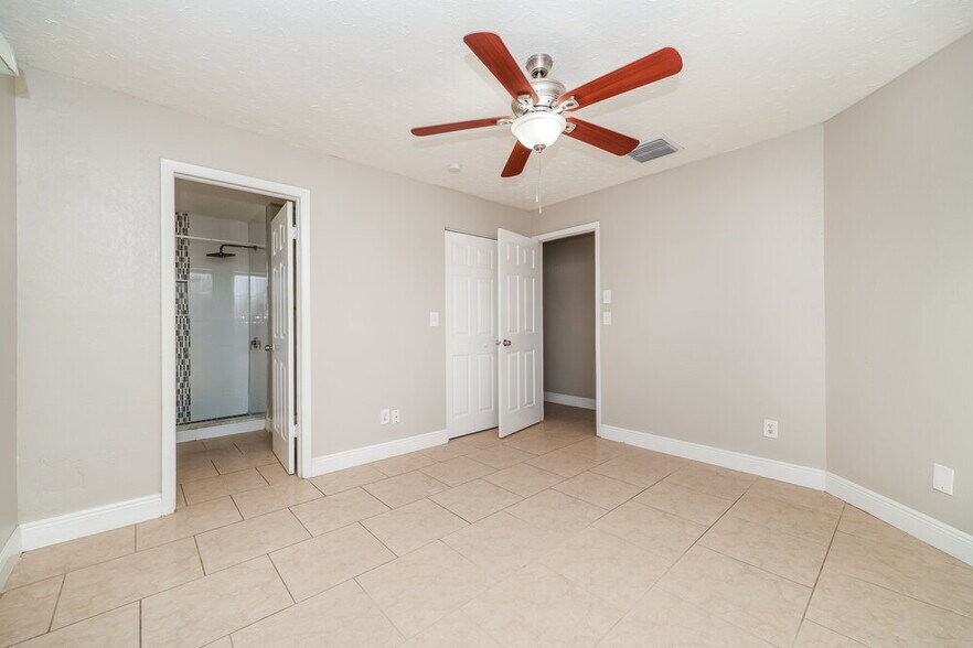 Building Photo - 11105 Cherrywood Ln