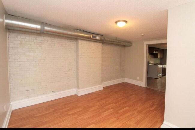 Building Photo - 3016 California Ave