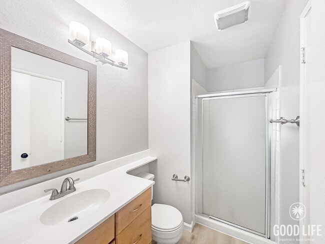 Building Photo - Stunning 2BD/2.5BA W/ In-Unit Laundry and ...