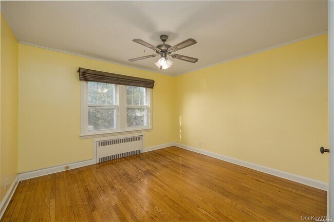 Building Photo - 485 Mineola Blvd