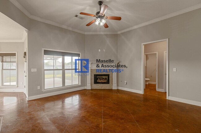 Building Photo - 3 Bed/2 Bath Home in Providence
