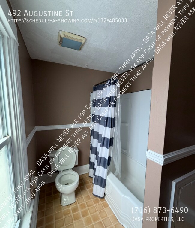 Building Photo - 492 Augustine St