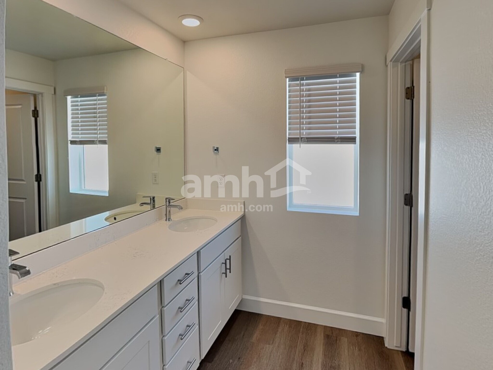 Building Photo - 10071 Potomac St