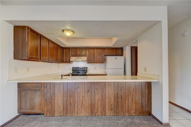 Building Photo - 3 Bedroom/2Bath/2Car Duplex- 2 Car Garage-...