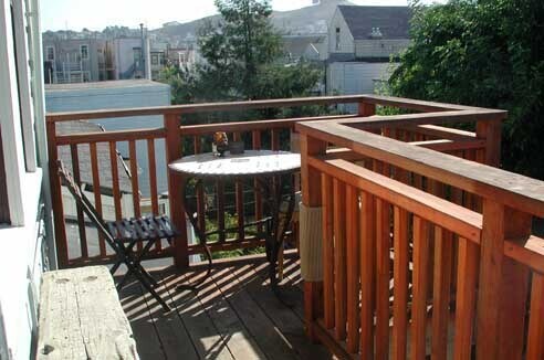 deck with views - 940 York St