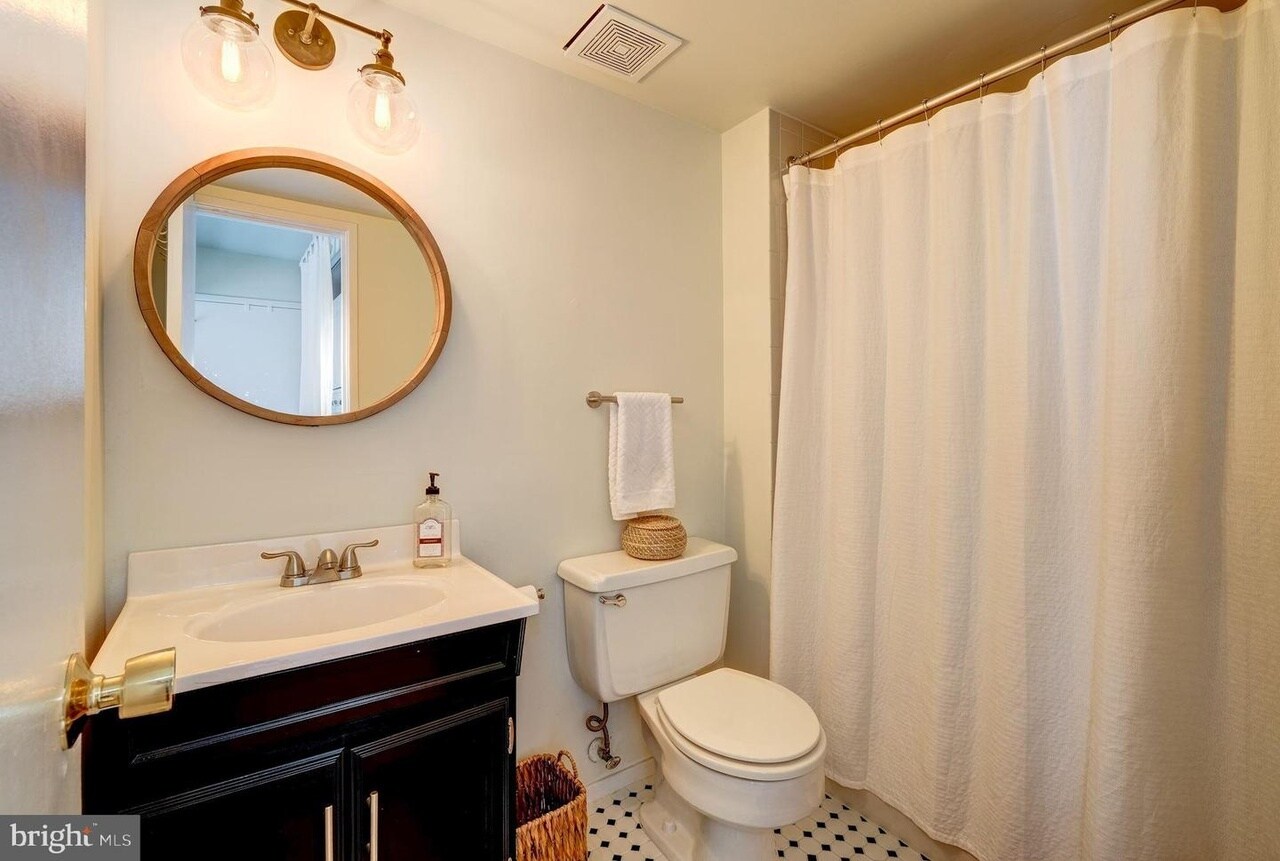 Bathroom Lower - 973 S Taylor St