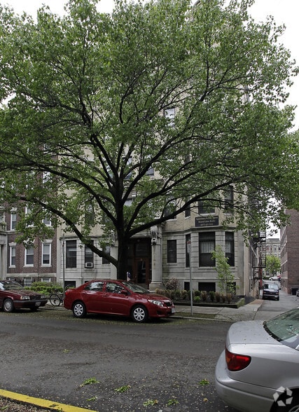 Building Photo - 15-19 Queensberry Street