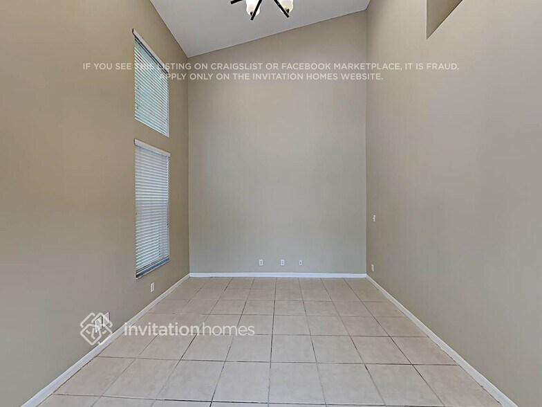Building Photo - 5821 NW 122nd Way