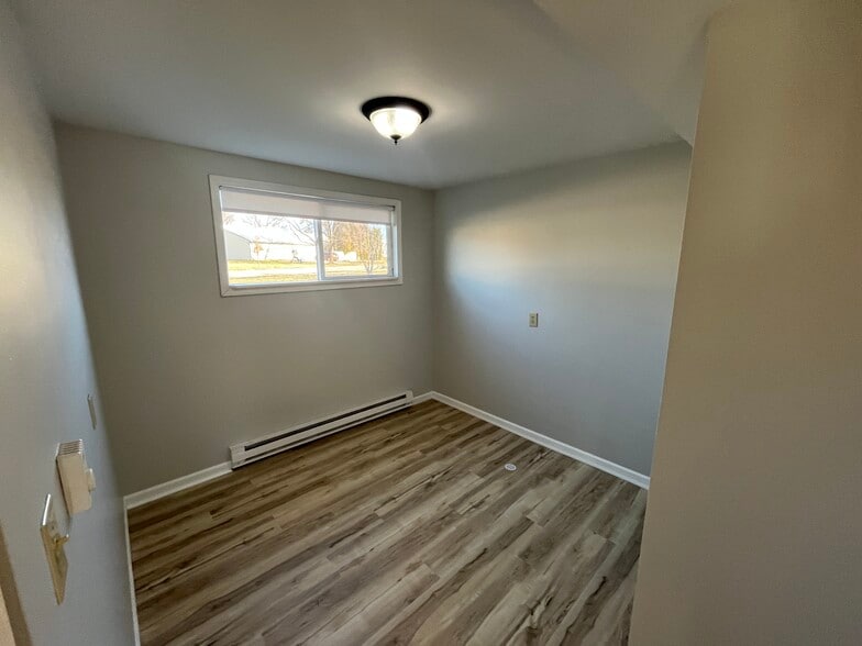 Building Photo - 929 E Clay St