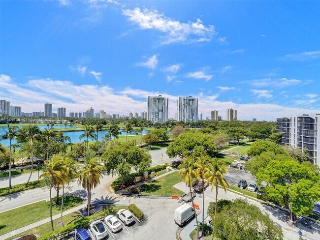 Building Photo - 3625 N Country Club Dr
