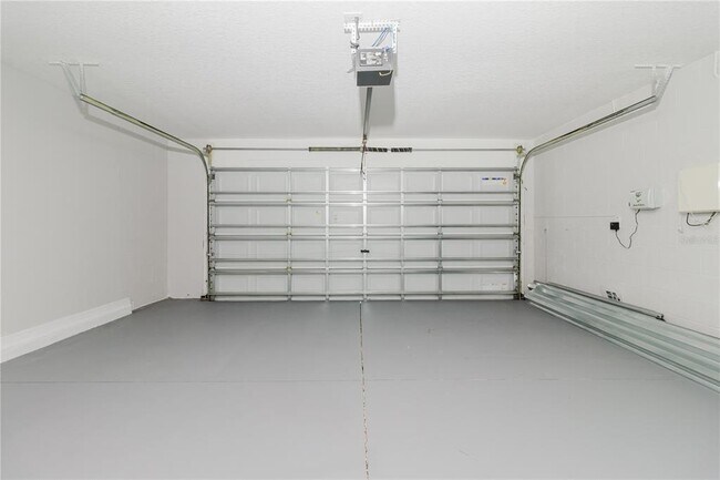 Building Photo - 304 Cascade Bend Dr
