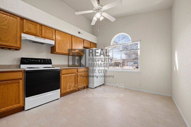 Building Photo - 1014 Pinecrest Dr