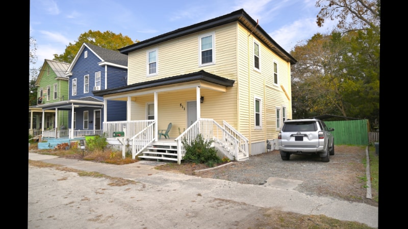 Building Photo - 511 Blades Ave