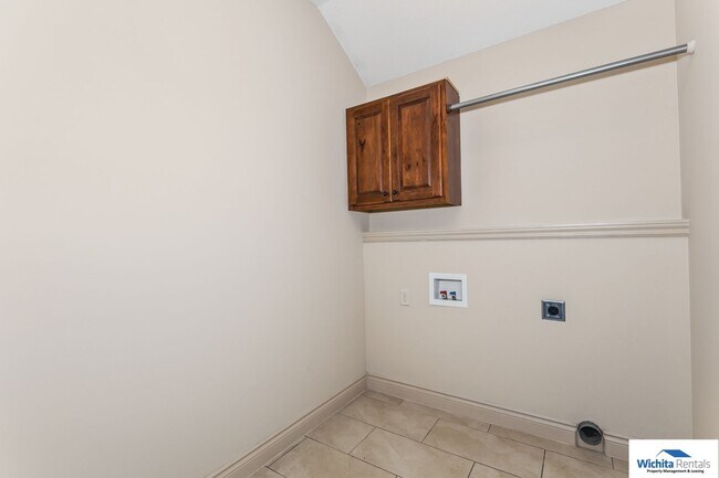 Building Photo - 1716-1718 Bedford