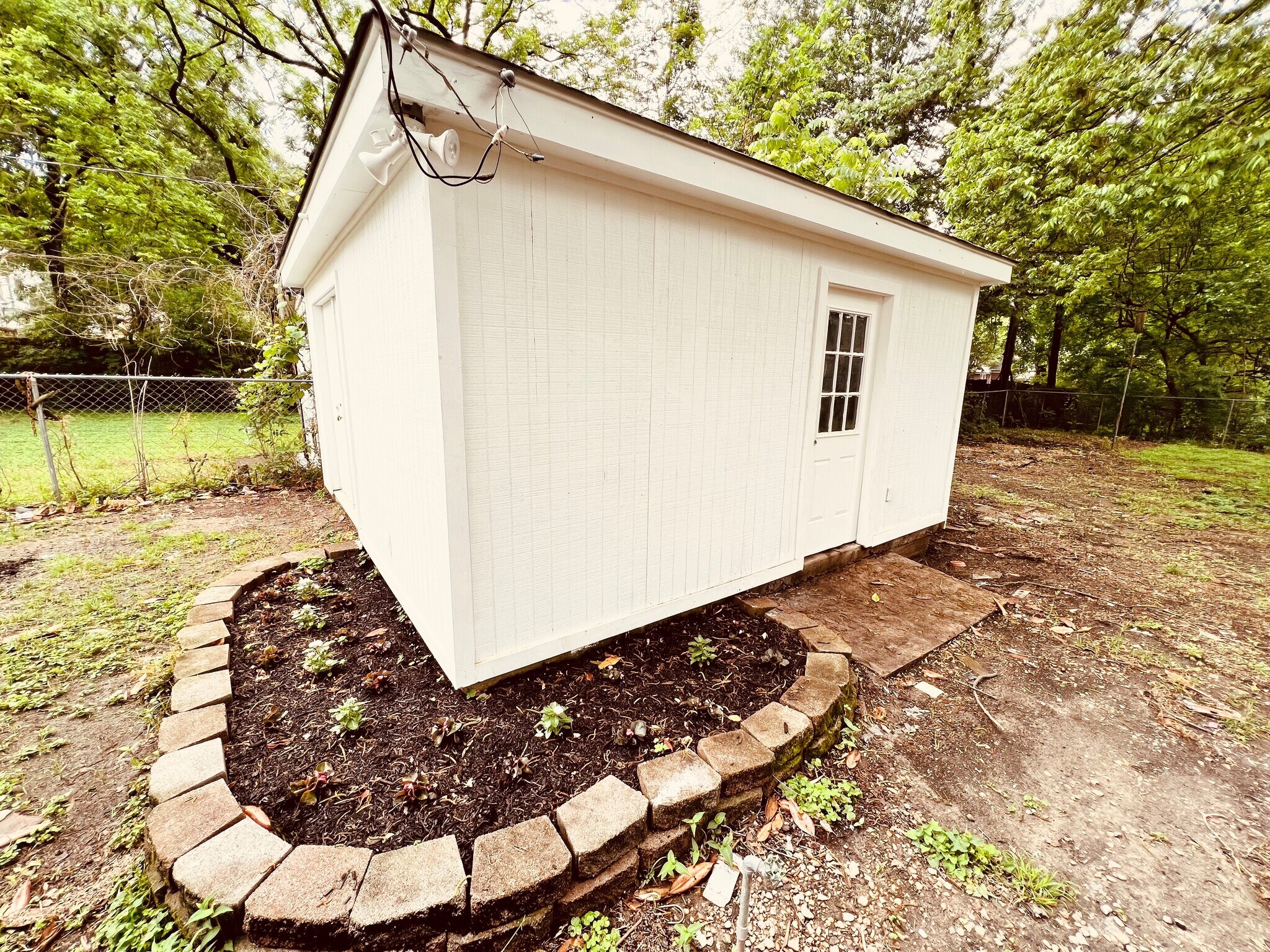 Exterior Unit - 485 S Reese St