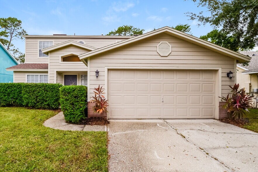 Primary Photo - 11184 Cypress Leaf Dr