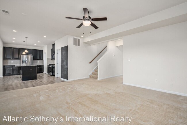 Building Photo - 4 br, 2.5 bath House - 359 Spring Hill Place