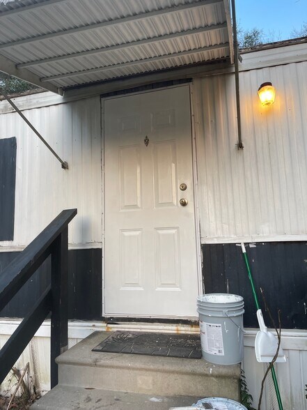 Primary Photo - 2315 Geri Ann Ln