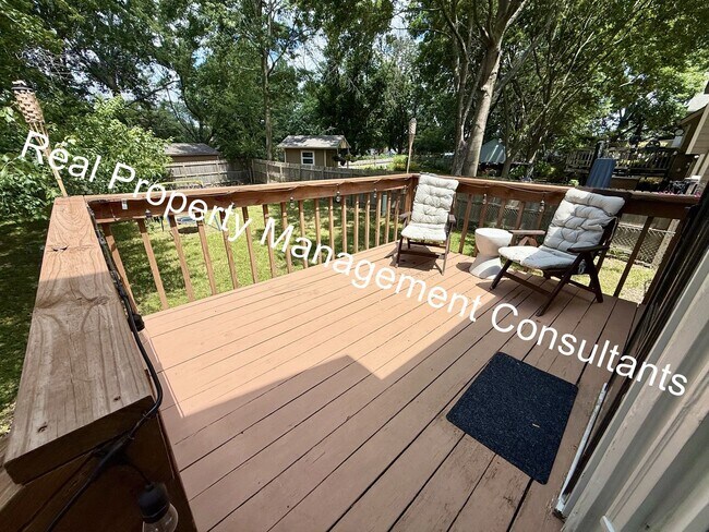 Building Photo - 3 Bed 2 Bath Modern Home in Prime Location!