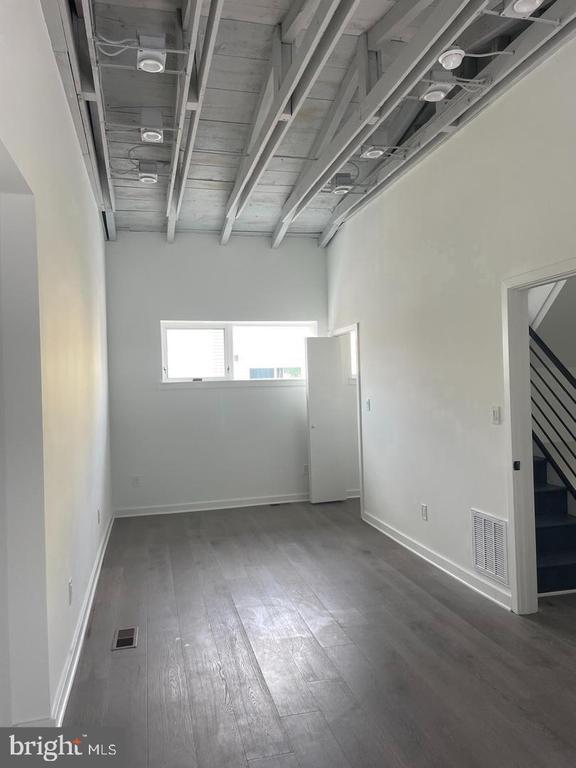 Building Photo - 1767 Waterloo St