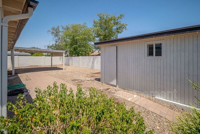 Building Photo - 3718 E Ludlow Dr