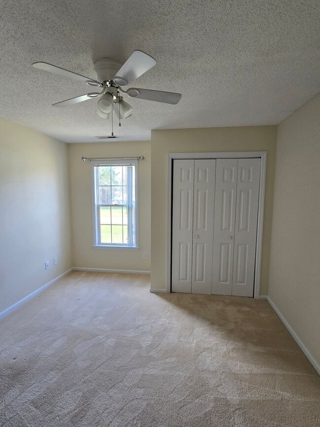 Building Photo - Charming 3-Bedroom Home in Hunters Creek – Pet Friendly & Great Amenities!