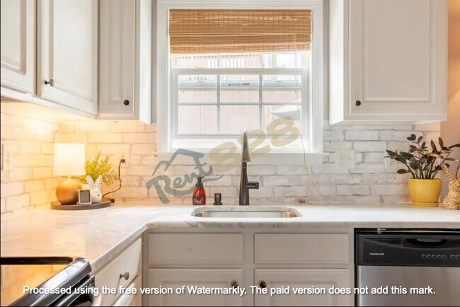 Building Photo - 28 Manderley Way